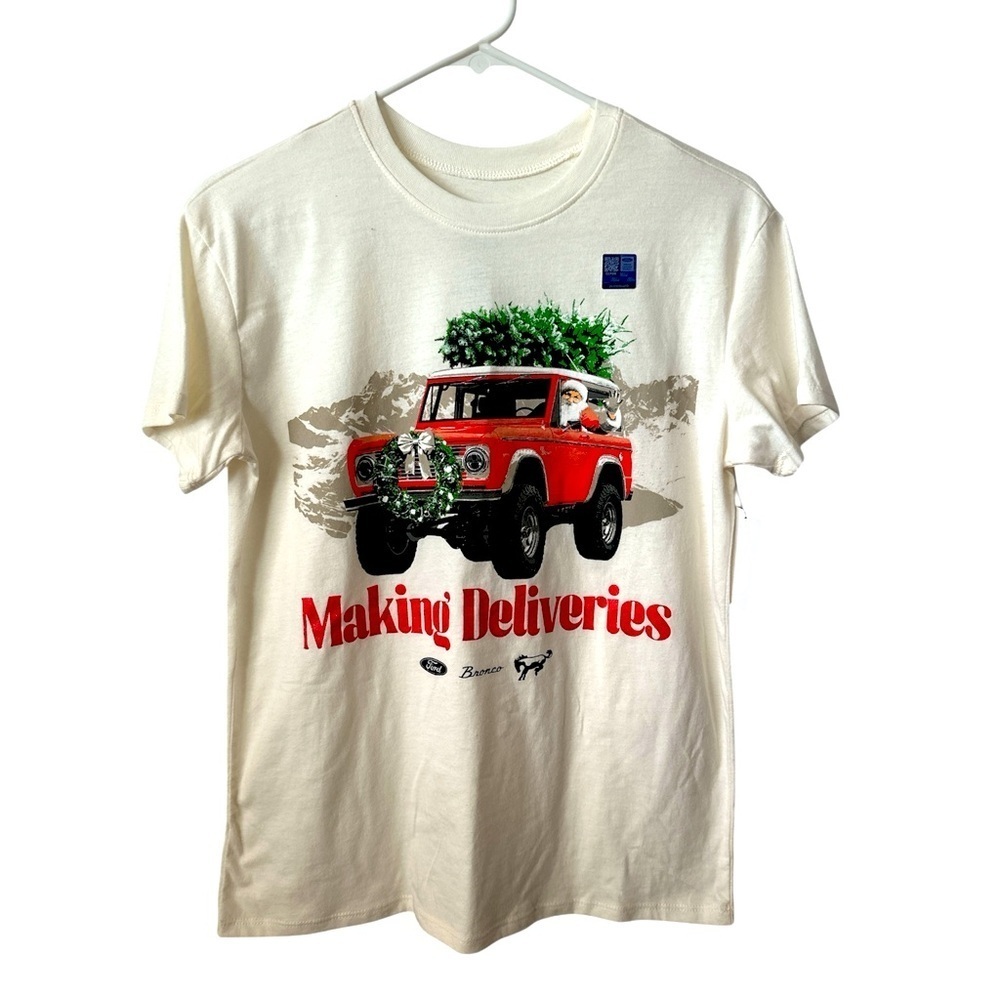 Christmas Short Sleeves Ivory Tshirt Size XXS (Fits Medium) BNWT